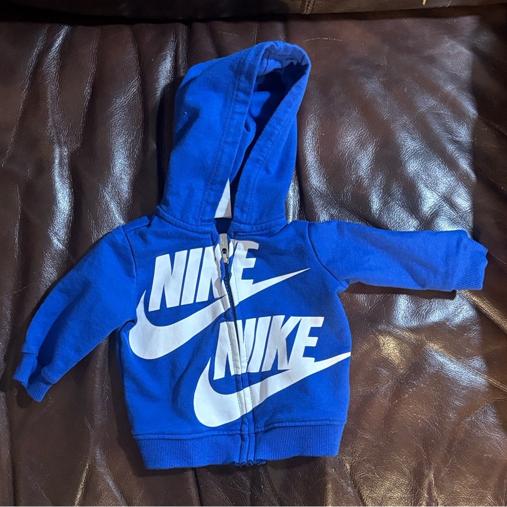 Nike Newborn Hoodie — Royal Blue Swoosh Energy (50–56 cm)